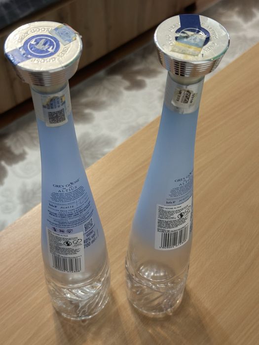 3 sticle Grey Goose Altius 700 m – goale – colecție/decor