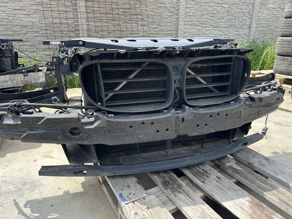 Trager BMW seria 7 model F01 / F02 motor benzina / diesel 730d / 740d / 750d / 730i / 740i / 750i complet radiatoare / ventilatoare / radiator apa ac