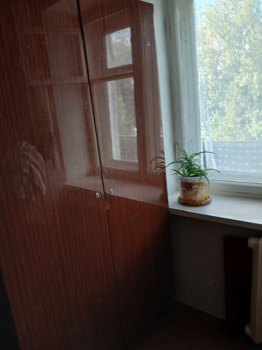 Продам шифоньер полированныи