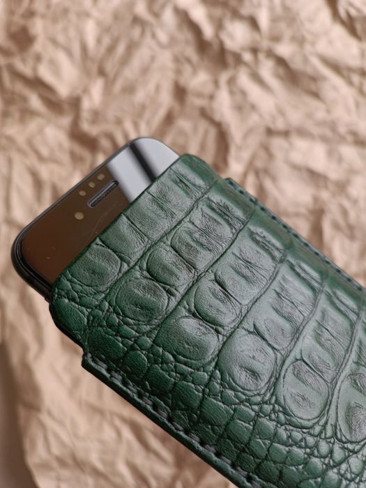 Продам кожаный чехол на телефон