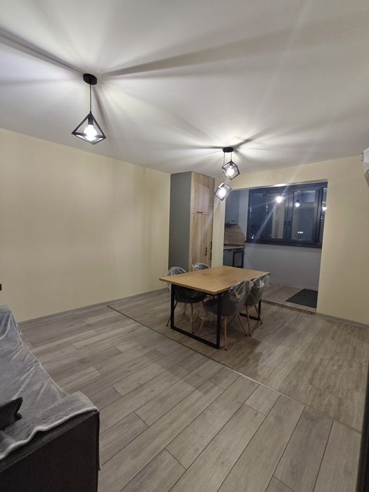 Заменям апартамент обзаведен