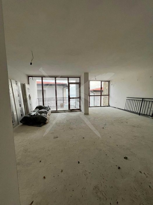 Продава се Къща в Варна, м-т Св. Никола - 205 кв.м за 1600 €/кв.м - Снимка #8