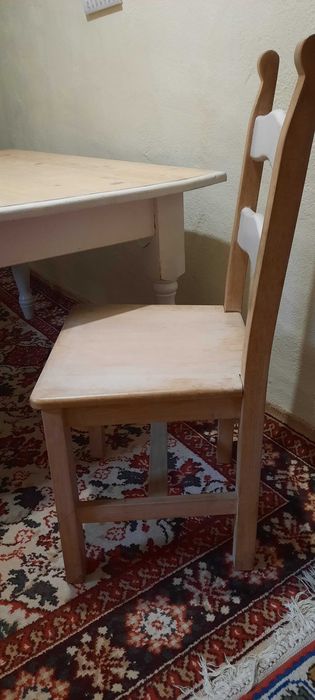 Masa cu 4 scaune lemn masiv