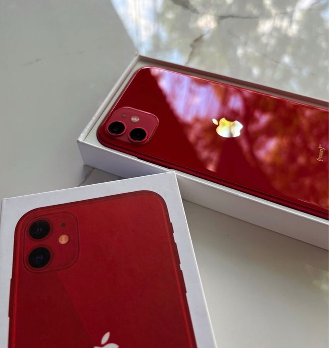 RARITATE : iPhone 11 RED ca NOU