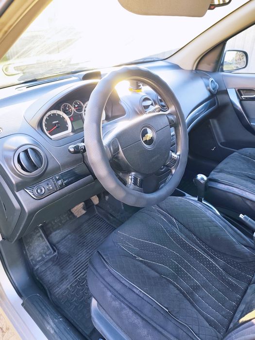 Продам Chevrolet Nexia на автомате.