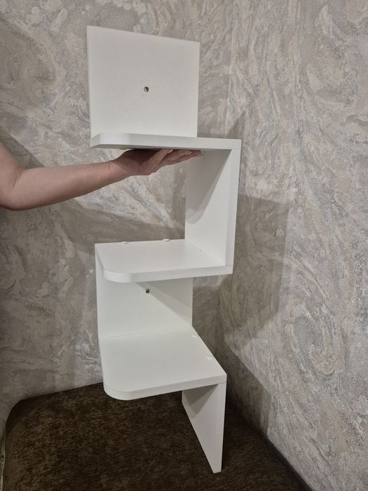 Продам настенную  полку.