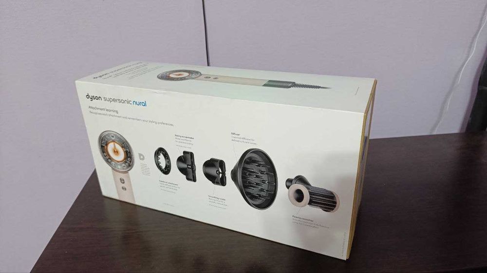 Фен Dyson Supersonic Nural