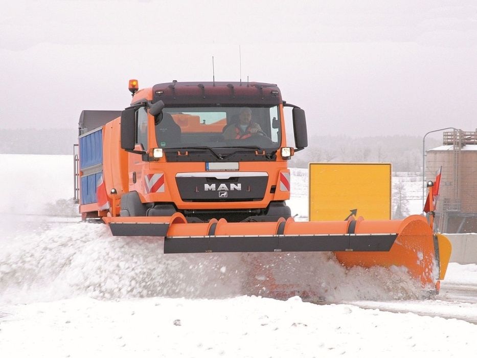 Servicii Deszăpezire cu Utilaje – Promptitudine 24/7