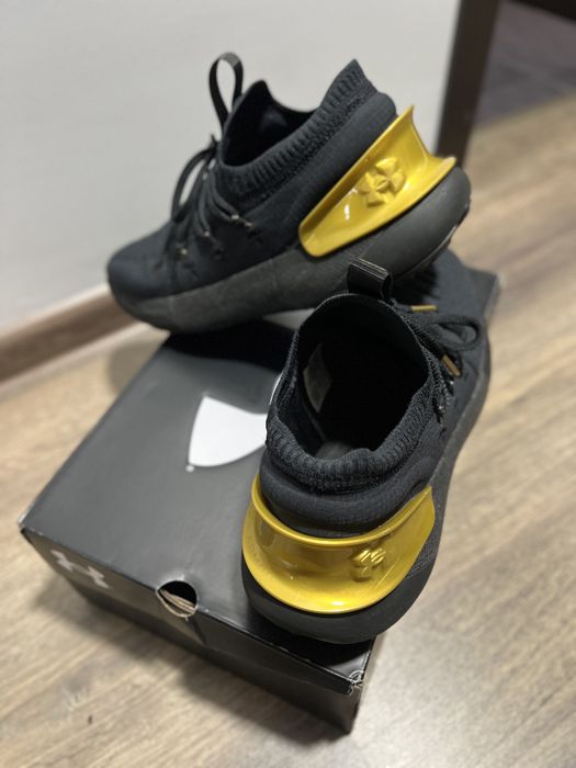 Under Armour Phantom 44,5 ca noi