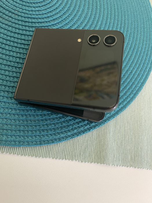 Samsung Z flip 4 defect