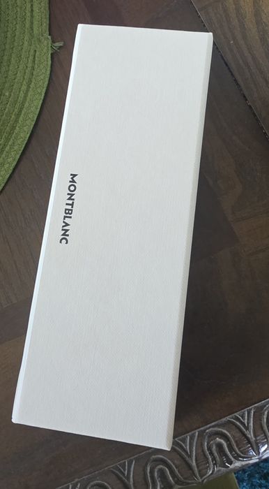 Stilou Montblanc nou