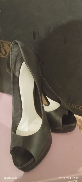 Туфли женские на каблуках