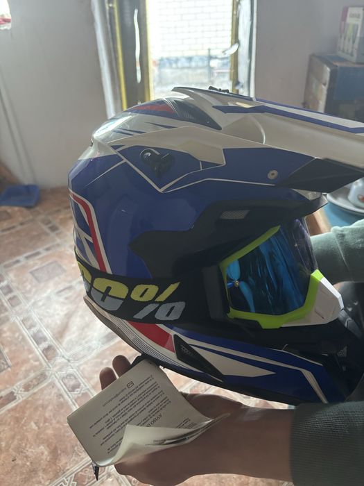 Шлем на мотоцикл