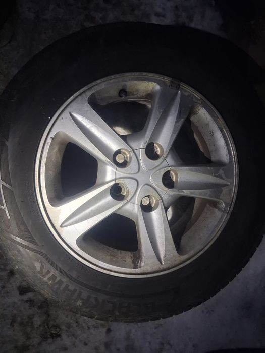 Продам шины с дисками.