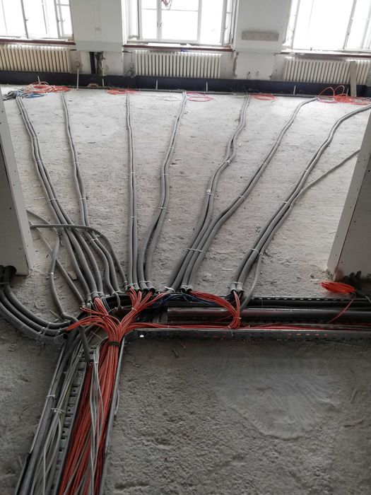 Electrician cu experienta
