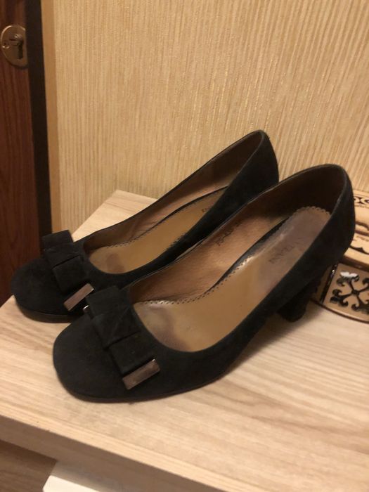 Вся обувь кожанная