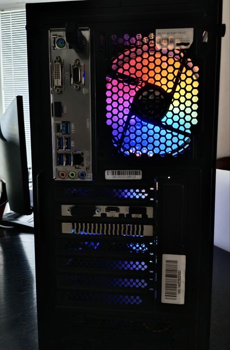 Продавам: Gaming PC RTX 3050 + Ryzen 5 5500 + Acer KG242Y 180Hz