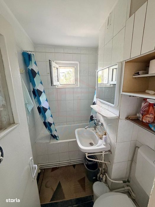 Vanzare apartament cu 4 camere in Micro 13, etaj 3, pret 65 000 euro