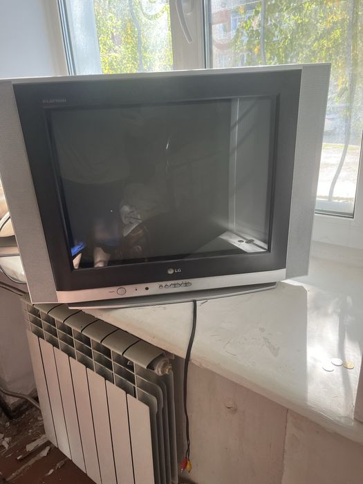 Продам телевизор lg