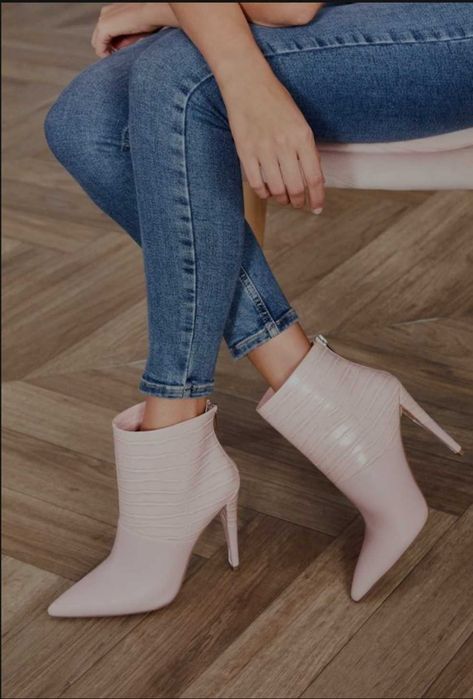 Нови Дамски Боти JustFab