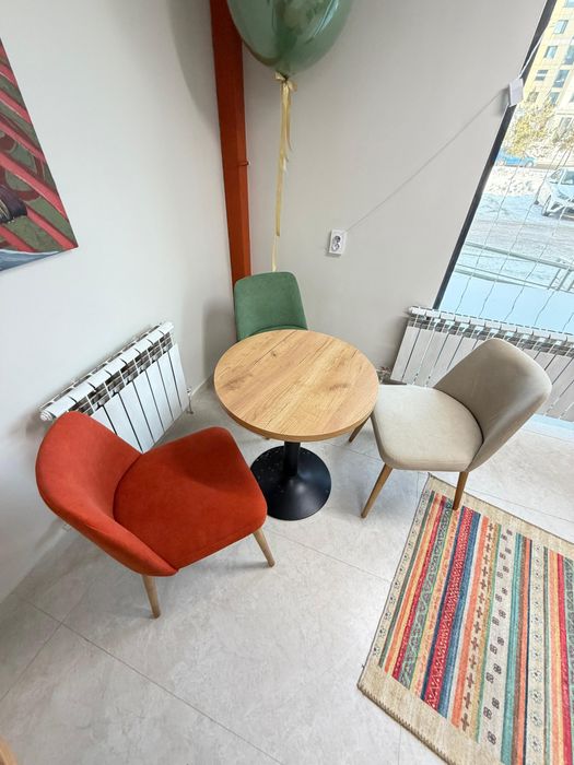 Продается шикарные столы и стулья