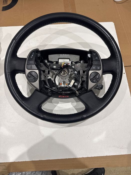 Toyota Prius кожен волан Тойота Приус