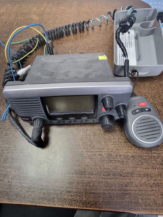 Garmin VHF 200i с УКВ антена