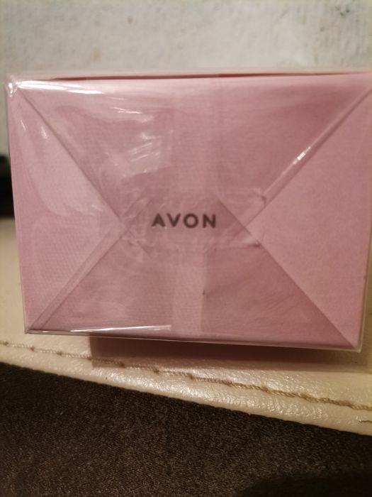 Дамски парфюм от Ейвън