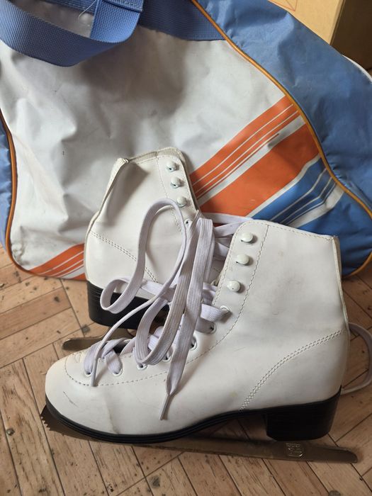 Коньки фигурные женские