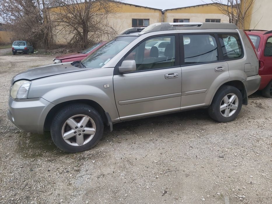 Нисан Екстрайл 2.2 136 к.с 2003 година