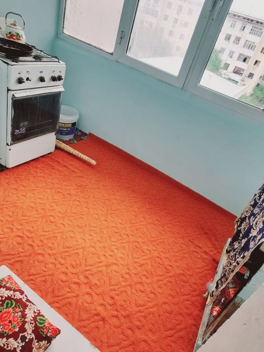 1 хоналик Уй сотилади Икки хона килингган