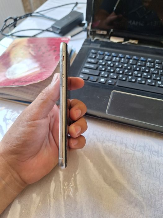 IPhone X продаётся