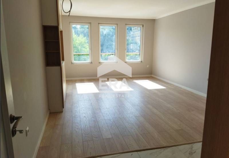 Продава се Тристаен апартамент в к.к. Св.Св. Константин и Елена - 114 кв.м за 2245 €/кв.м - Снимка #7