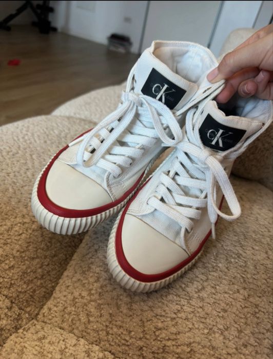Tenesi Calvin Klein
