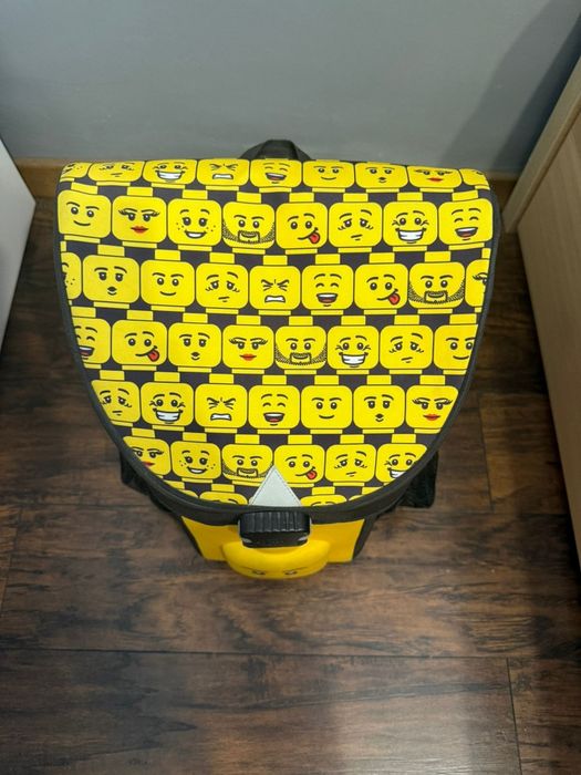 Lego ghiozdan impecabil