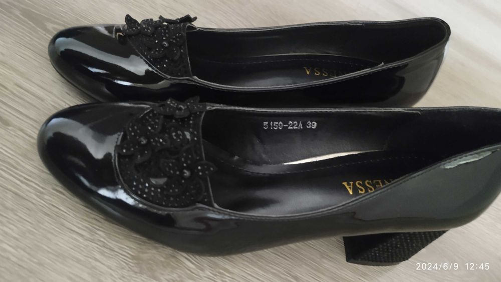 Женские туфли от бренда Vanessa