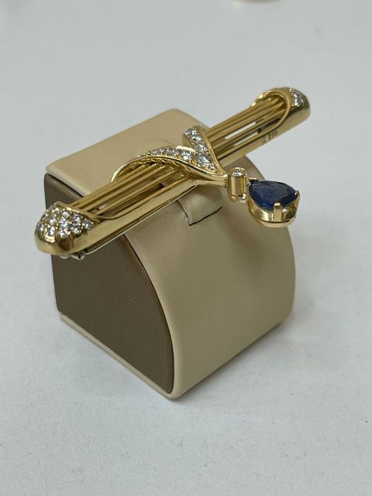 Brosa cu pietre prețioase din aur 18K Amanet BKG