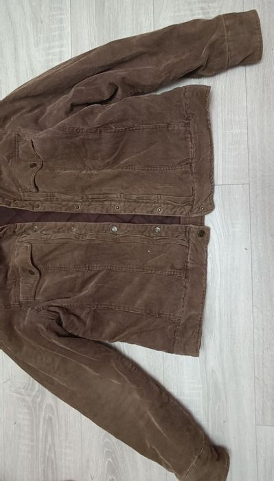 Geacă velur . Guler detașabil 
Geacă din material de velur - culoare m