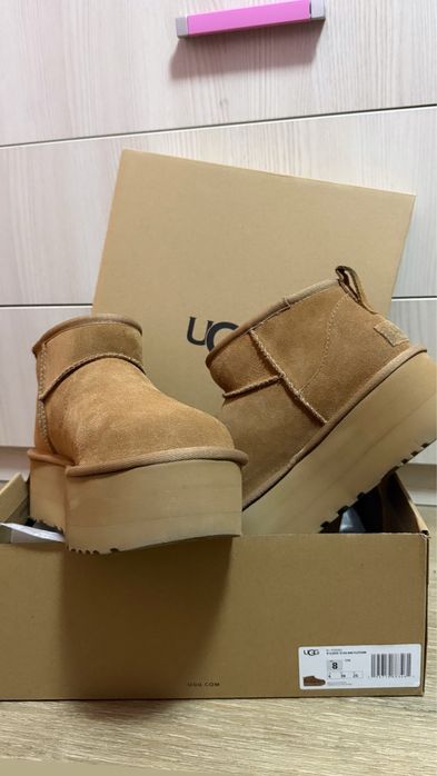 UGG- чисто нови обувки