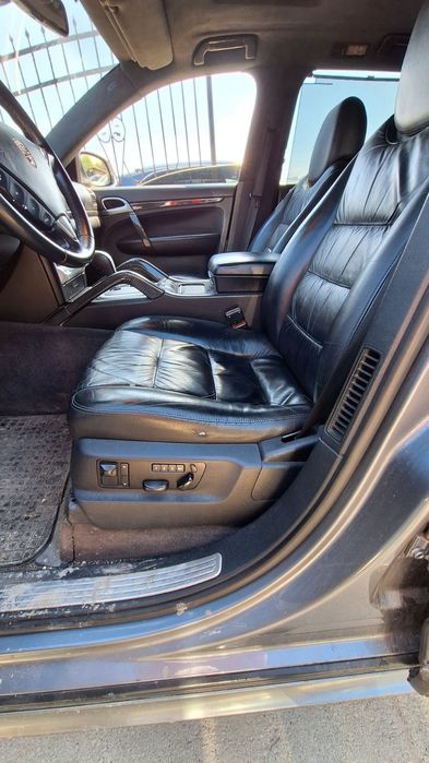 Porsche Cayenne Turbo V8,450 к.с. ,10 броя на части