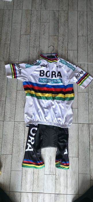 De vanzare haine de ciclism