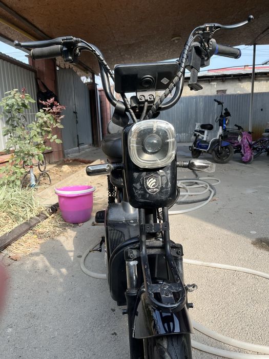 Скутер новый почти