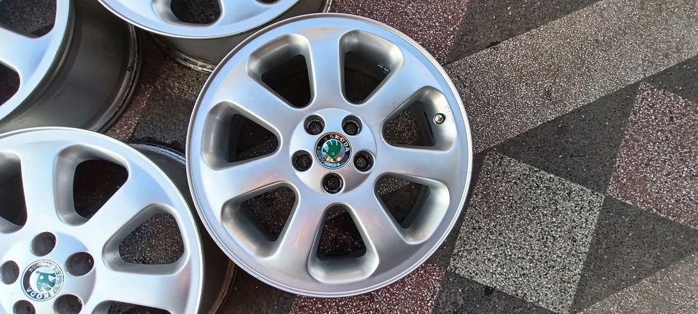 Оригинални Шкода Сеат Фолксваген Ауди 5×100 16 цола 6 1/2 J 57.1 ц.отворЕт 42