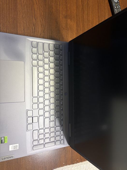 Laptop gaming Lenovo LOQ 15IRH8 i5-12450H RTX 4060 16GB RAM DDR5 SSD 512GB