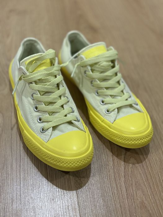 Tenisi Converse impecabili