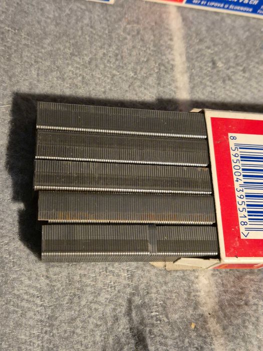 Zece bucati cutii a cate 1000 capse model 484/10 pentru capsator