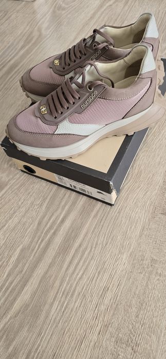 Продам кроссовки Nursace оригинал ,36 размер36 размер