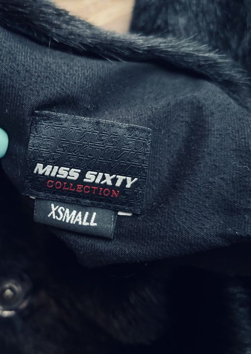 Jachetă de iarna cu 2 feti marimea Xs