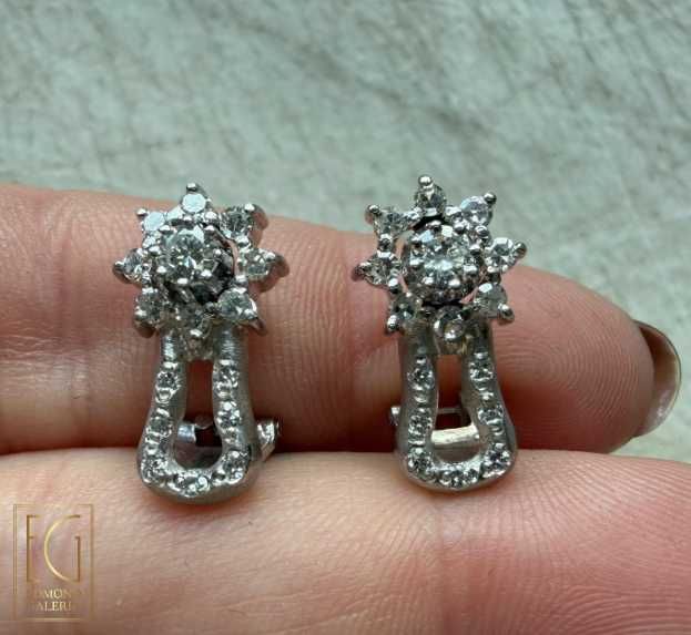 Pereche de cercei clips din aur alb, decorată cu diamante