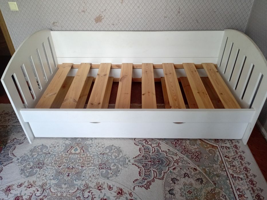 Срочно продам детскую кровать.